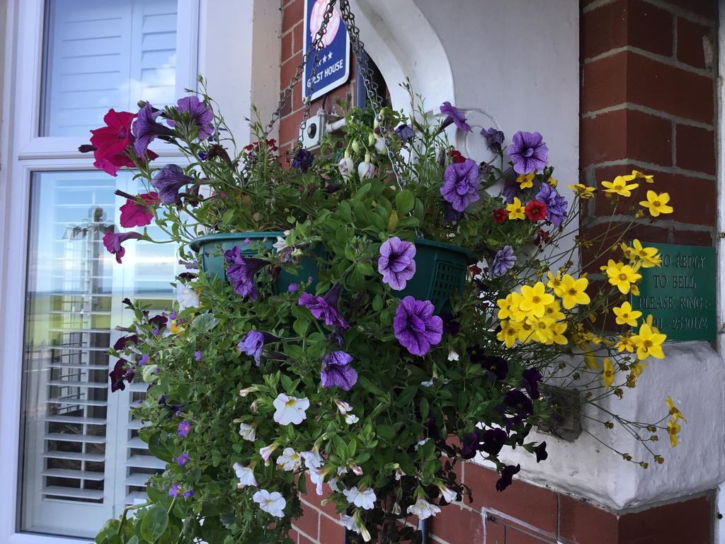 Cara Guesthouse Whitley Bay Exterior foto